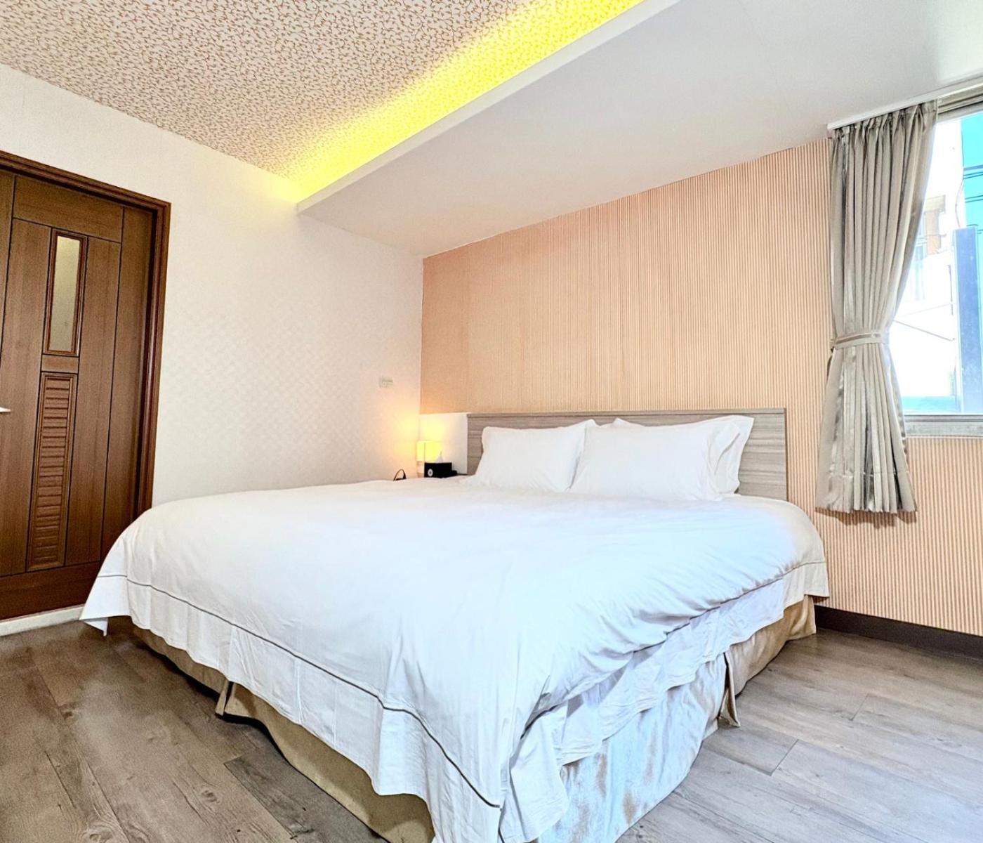 West Hotel Пулі Екстер'єр фото