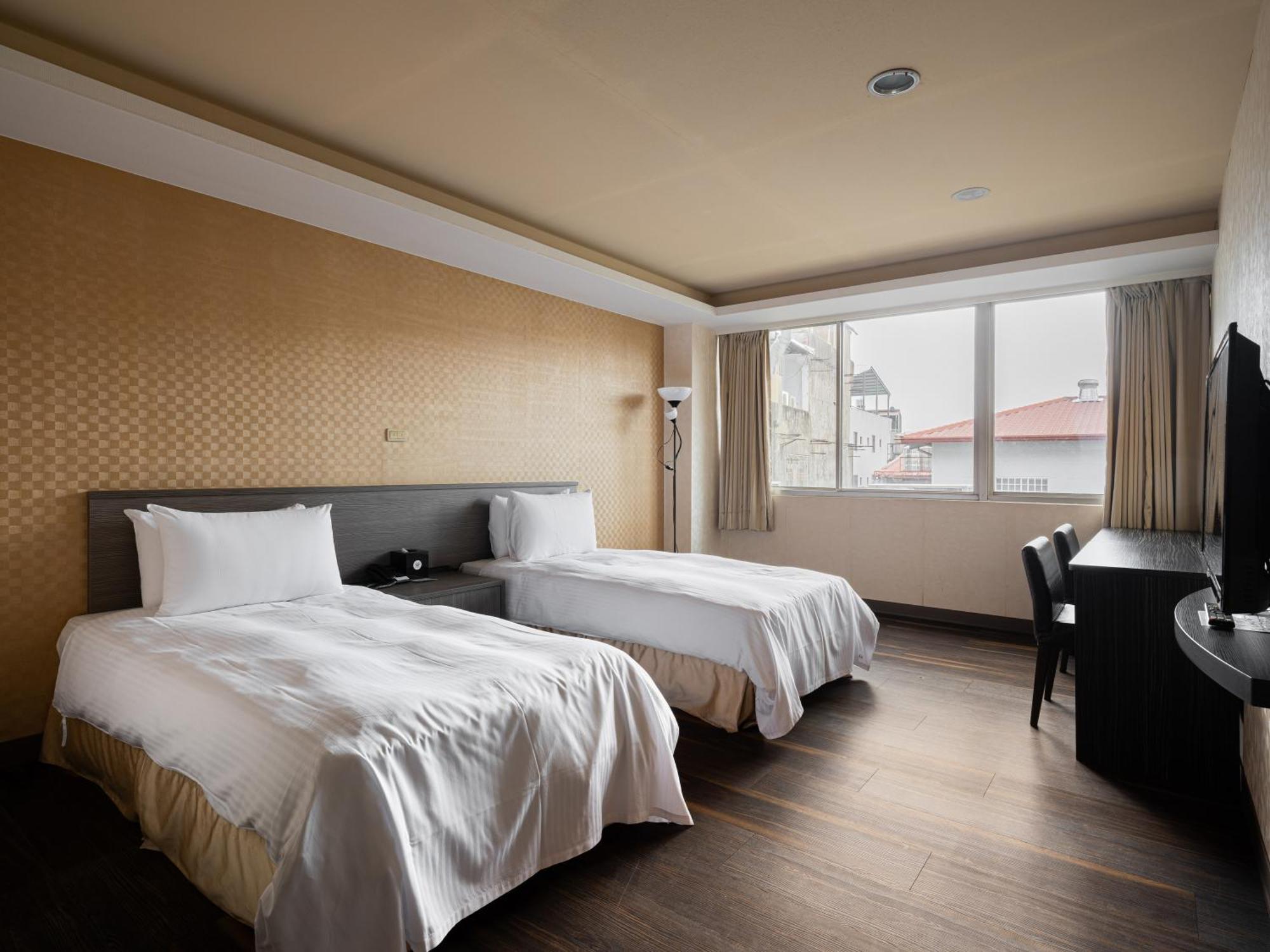 West Hotel Пулі Екстер'єр фото