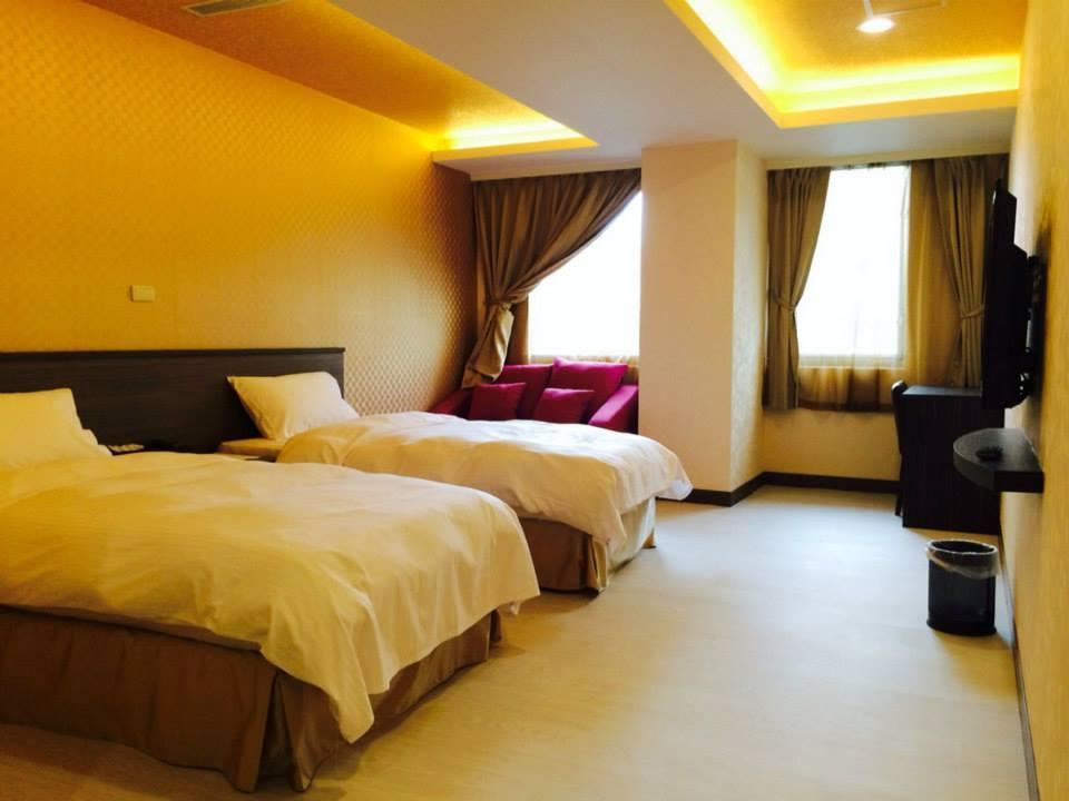 West Hotel Пулі Екстер'єр фото